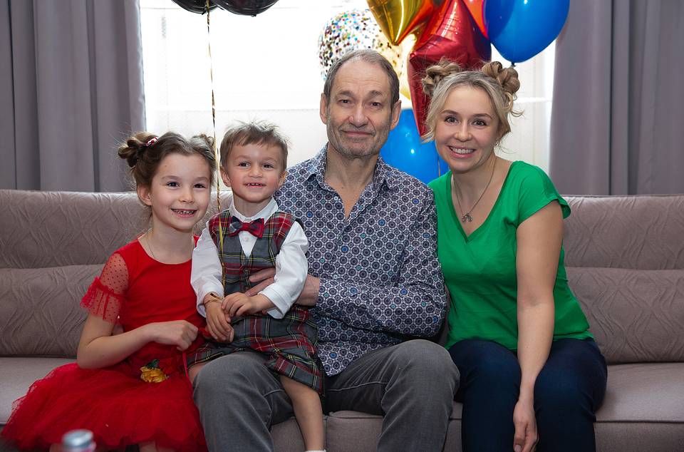 With his wife Anastasia and children Zoya and Mark Personal archive of Leonid Boguslavsky