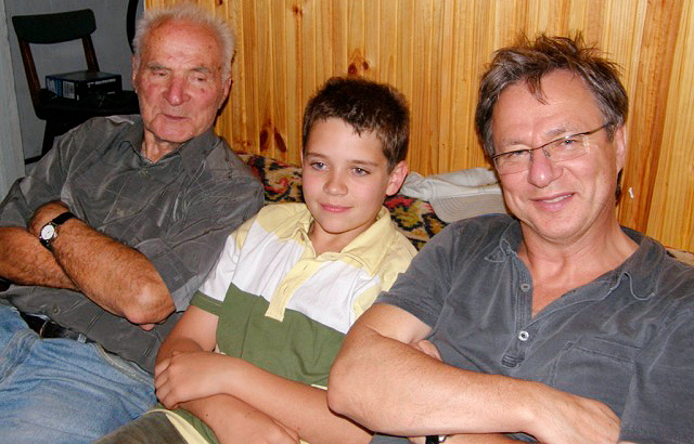 With his father Vladimir and son Alexander, 2005 Personal archive of Alexander Galitsky