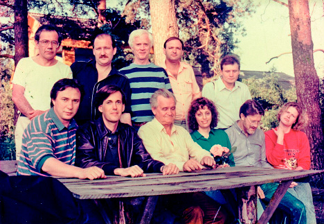 With Jeff Bayer, Gennady Guskov, John Gage and Bill Joy during Sun Microsystems and ELVIS picnic on the Volga river, 1992 Personal archive of Alexander Galitsky